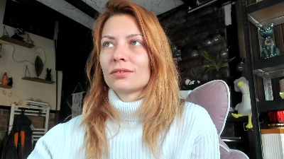Karoline121 live cam on Cam4