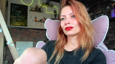 Karoline121 live cam on Cam4