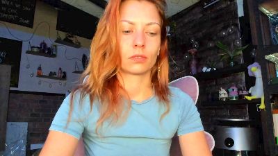 Karoline121 live cam on Cam4