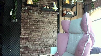 Karoline121 live cam on Cam4
