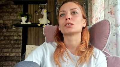 Karoline121 live cam on Cam4