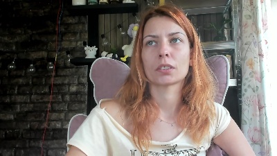 Karoline121 live cam on Cam4