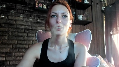 Karoline121 live cam on Cam4