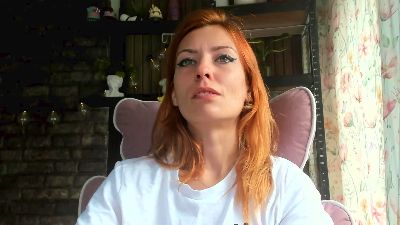Karoline121 live cam on Cam4