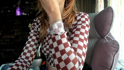 Karoline121 live cam on Cam4