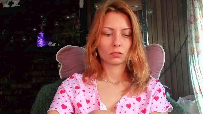 Karoline121 live cam on Cam4