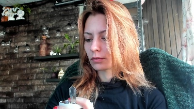 Karoline121 live cam on Cam4