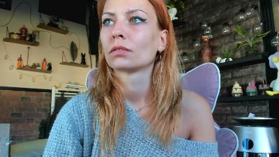 Karoline121 live cam on Cam4