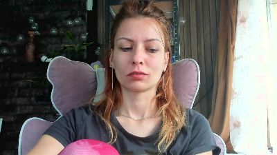 Karoline121 live cam on Cam4