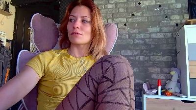 Karoline121 live cam on Cam4