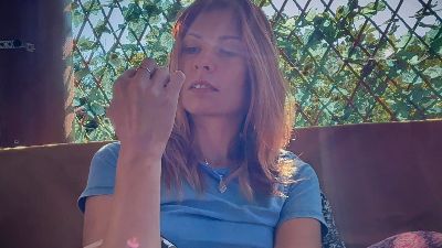 Karoline121 live cam on Cam4