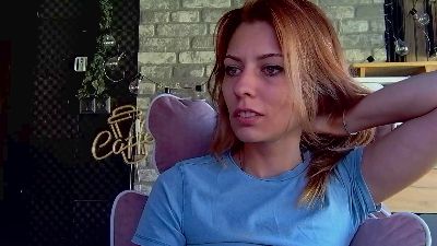 Karoline121 live cam on Cam4