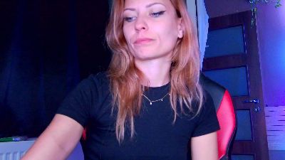 Karoline121 live cam on Cam4