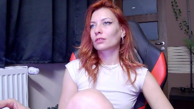 Karoline121 live cam on Cam4