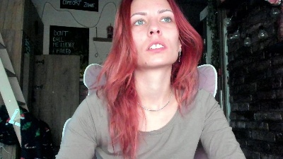 Karoline121 live cam on Cam4
