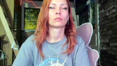 Karoline121 live cam on Cam4