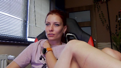 Karoline121 live cam on Cam4