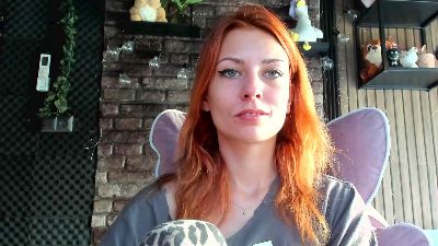 Karoline121 live cam on Cam4