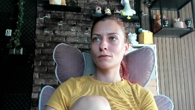 Karoline121 live cam on Cam4