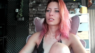 Karoline121 live cam on Cam4