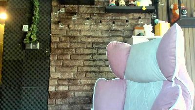 Karoline121 live cam on Cam4