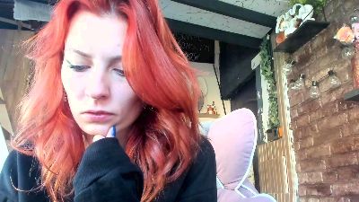 Karoline121 live cam on Cam4