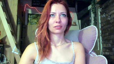 Karoline121 live cam on Cam4