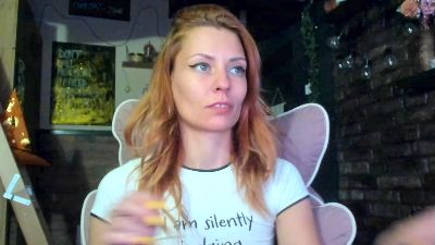 Karoline121 live cam on Cam4