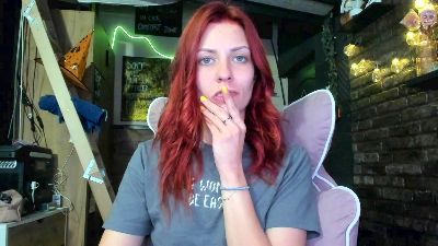 Karoline121 live cam on Cam4