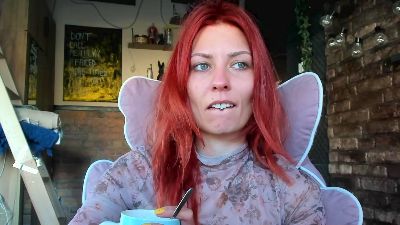 Karoline121 live cam on Cam4