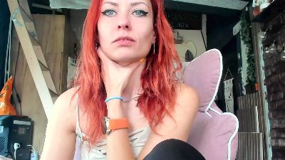 Karoline121 live cam on Cam4