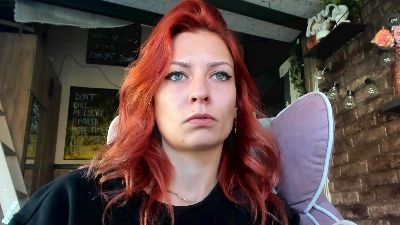 Karoline121 live cam on Cam4