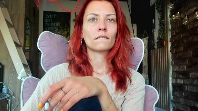 Karoline121 live cam on Cam4