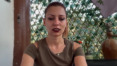 Karoline121 live cam on Cam4