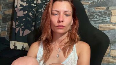 Karoline121 live cam on Cam4