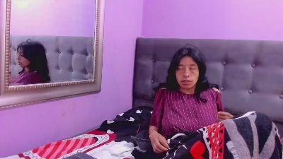 Karoline_066 live cam on Cam4