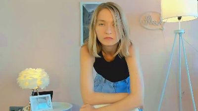 KaronNerad live cam on Cam4