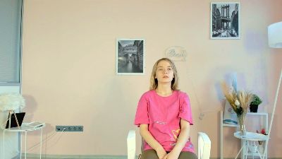 KaronNerad live cam on Cam4