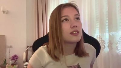 KarriJeltema live cam on Cam4