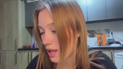 KarriJeltema live cam on Cam4