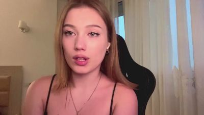 KarriJeltema live cam on Cam4