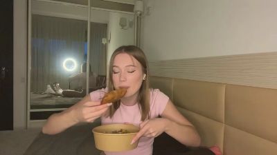 KarriJeltema live cam on Cam4