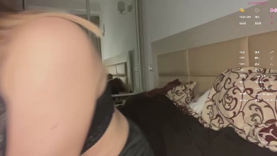 KarriJeltema live cam on Cam4