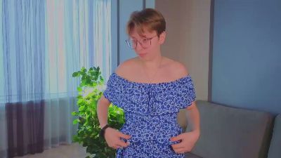 KarrieAlvez live cam on Cam4