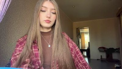 KarrieLallo live cam on Cam4