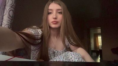 KarrieLallo live cam on Cam4