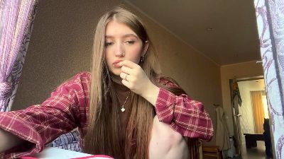 KarrieLallo live cam on Cam4