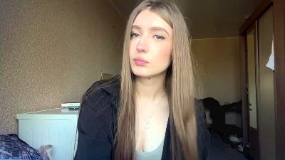 KarrieLallo live cam on Cam4