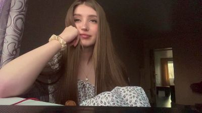 KarrieLallo live cam on Cam4