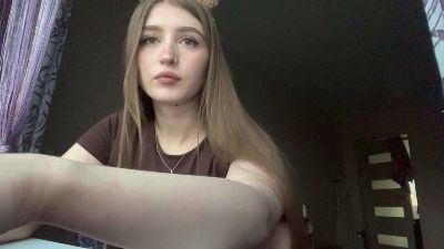 KarrieLallo live cam on Cam4